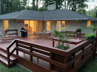 311 S Rose Farm Rd, Woodstock, IL 60098