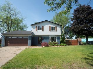 530 Sheffield Dr, Madison Heights, MI 48071