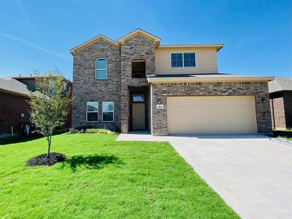 1st image of 301 Emerald Creek Dr