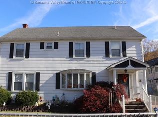 41 Maple St, Charlton Heights, WV 25002