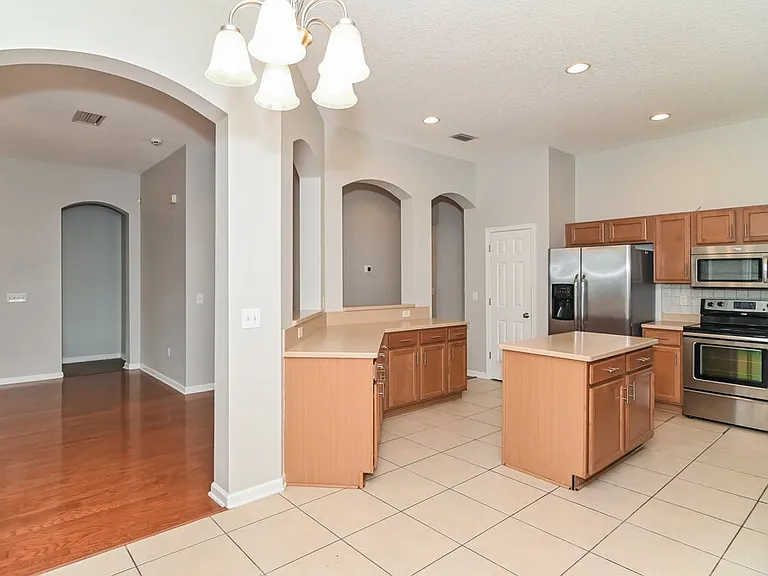 1798 Chatham Village Dr — Photo 6