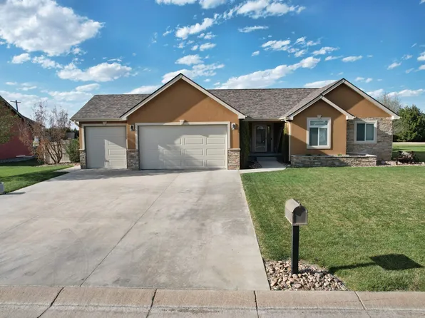 810 E 6th St, Oakley, KS 67748