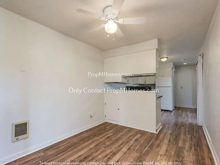 350 Shipping St NE — Photo 5