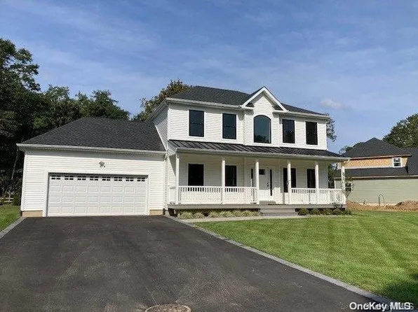 3 Shaw Lane, East Moriches, NY 11940