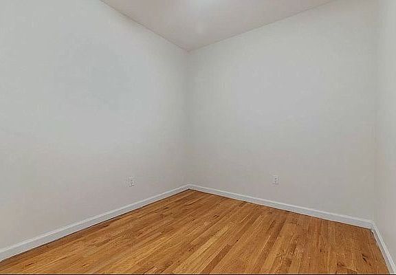 3rd image of 89 Christopher St APT 2
