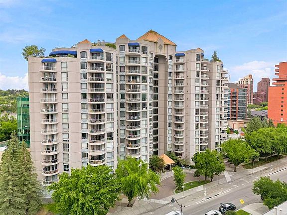 2nd image of 804 S 3rd Ave SW #104
