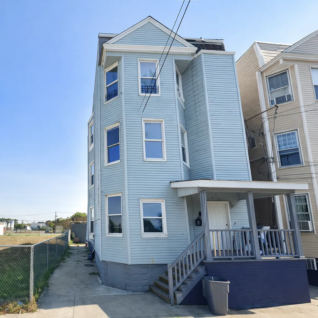 3 bed, 1.5 bath, 1200 sqft, $2,095 — Photo 3
