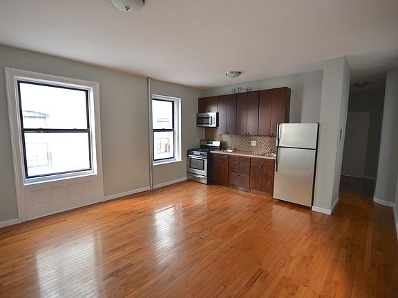 2nd image of 511 W 186th St APT A1