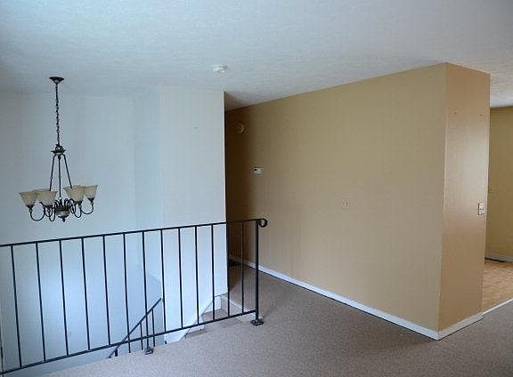 5th image of 419 Blue Grass Dr