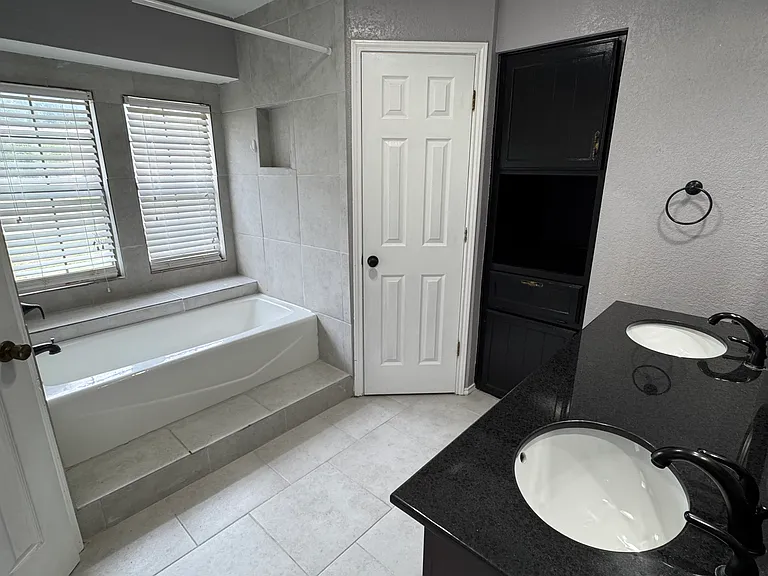 6629 High Lawn Ter — Photo 15