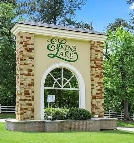 1st image of 148 Brookhollow Dr