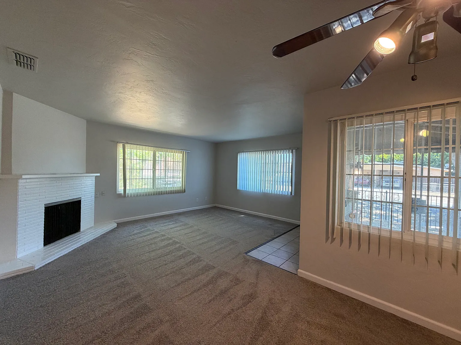 2 bed, 1004 sqft, $1,995 — Photo 4