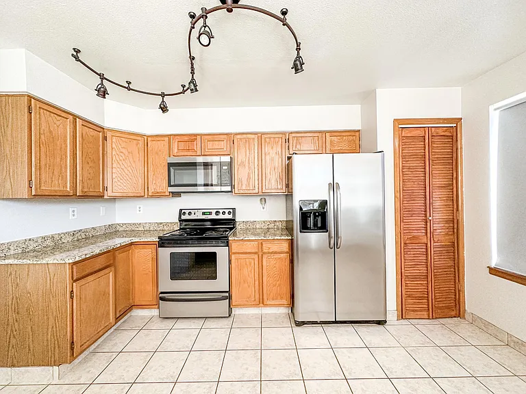 9806 Foxhill Cir — Photo 7