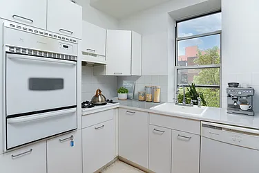 Rented by Christie's International Real Estate Group, LLC