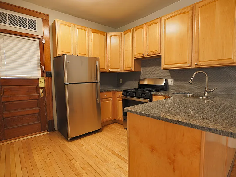 3540 N. Janssen Ave. — Photo 6