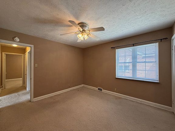 5th image of 2702 Grandview Ave