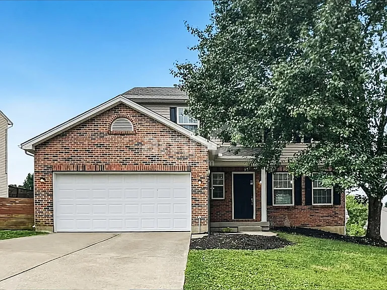 2044 Woodmere Dr — Photo 1