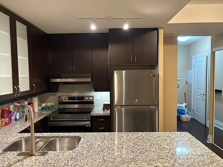 21 Upper Duke Cres #312 — Photo 19