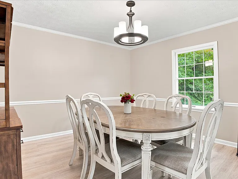 111 Launchris Dr — Photo 32