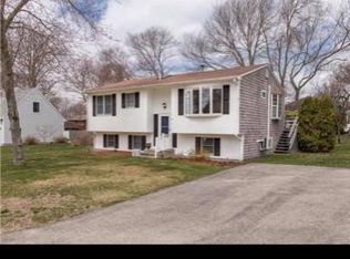 69 Conanicut Rd, Narragansett, RI 02882