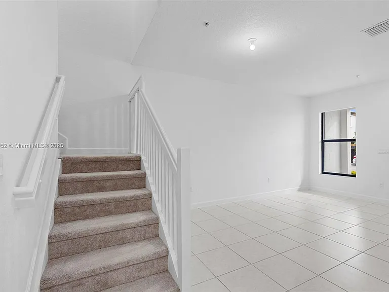 15983 SW 2nd Pl — Photo 4
