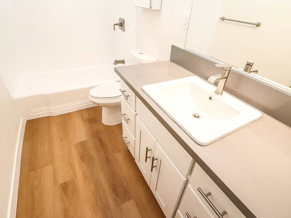 1st image of 14119 Mulberry Dr #27