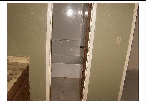3rd image of 112 Deerwood Dr