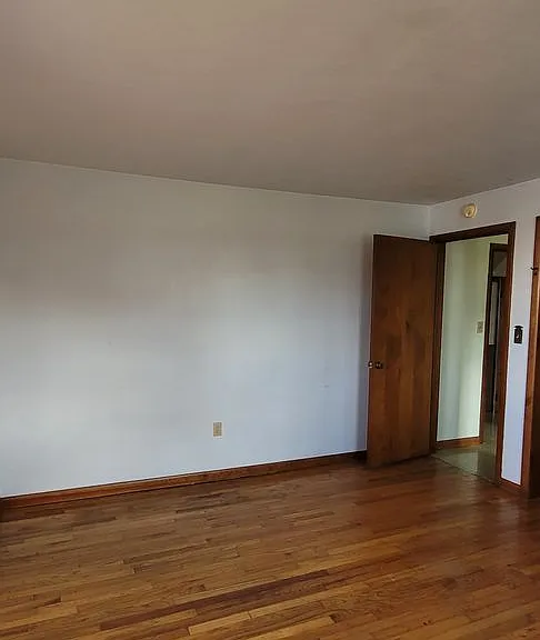 331 Newport Rd — Photo 15
