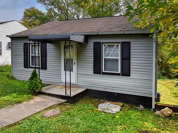 2nd image of 2814 Greenway Dr