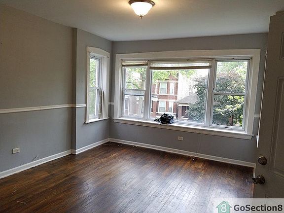 5th image of 1523 E 74th Pl #2