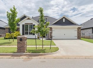 808 Scully Rd, Yukon, OK 73099