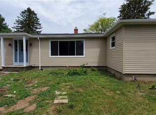 4097 Circle Dr, Williamson, NY 14589