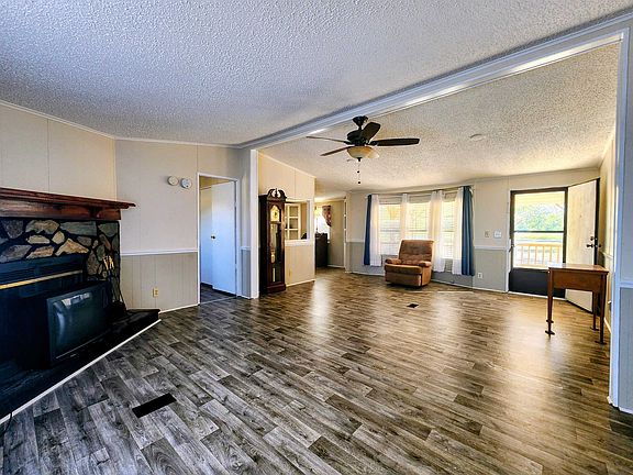 5th image of 3110 Bluff Rd.