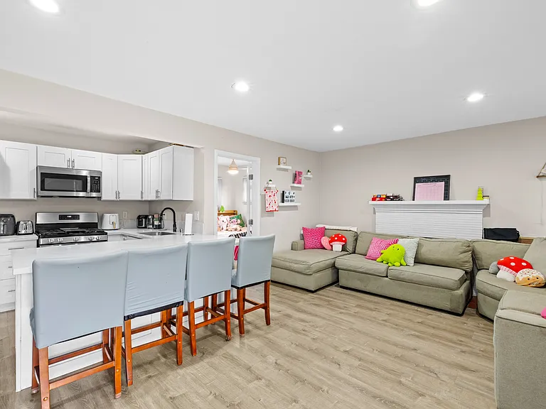5039 Art St — Photo 4