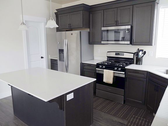 3rd image of 4878 W Eiffel Way