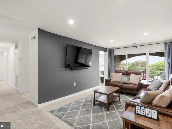 438 Girard St APT 256, Gaithersburg, MD 20877