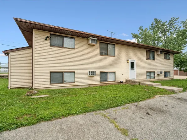 780 Ryan Ave, Hiawatha, IA 52233