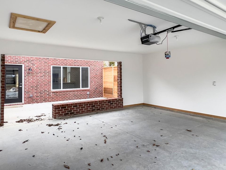 1st image of 10922 Thompson Ln