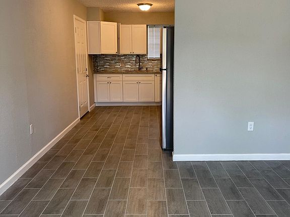 5th image of 1112 Clay St