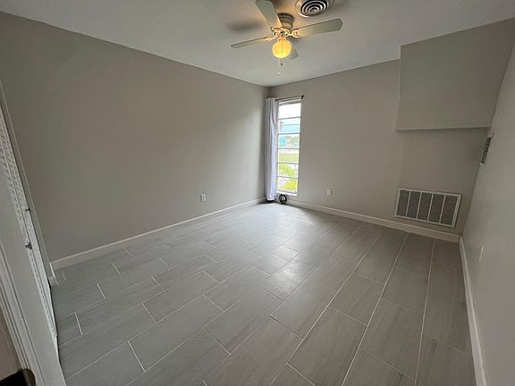 4th image of 310 Taylor Ave APT C14