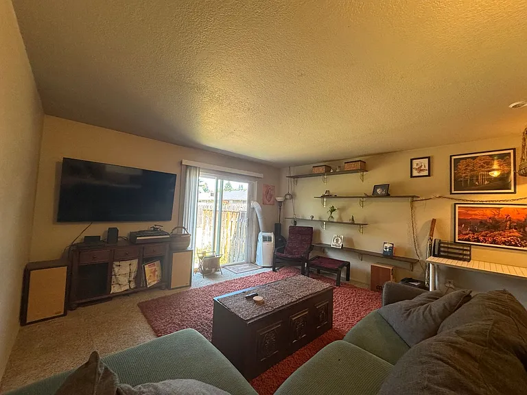 3515-3517 Kauffman Ave — Photo 2