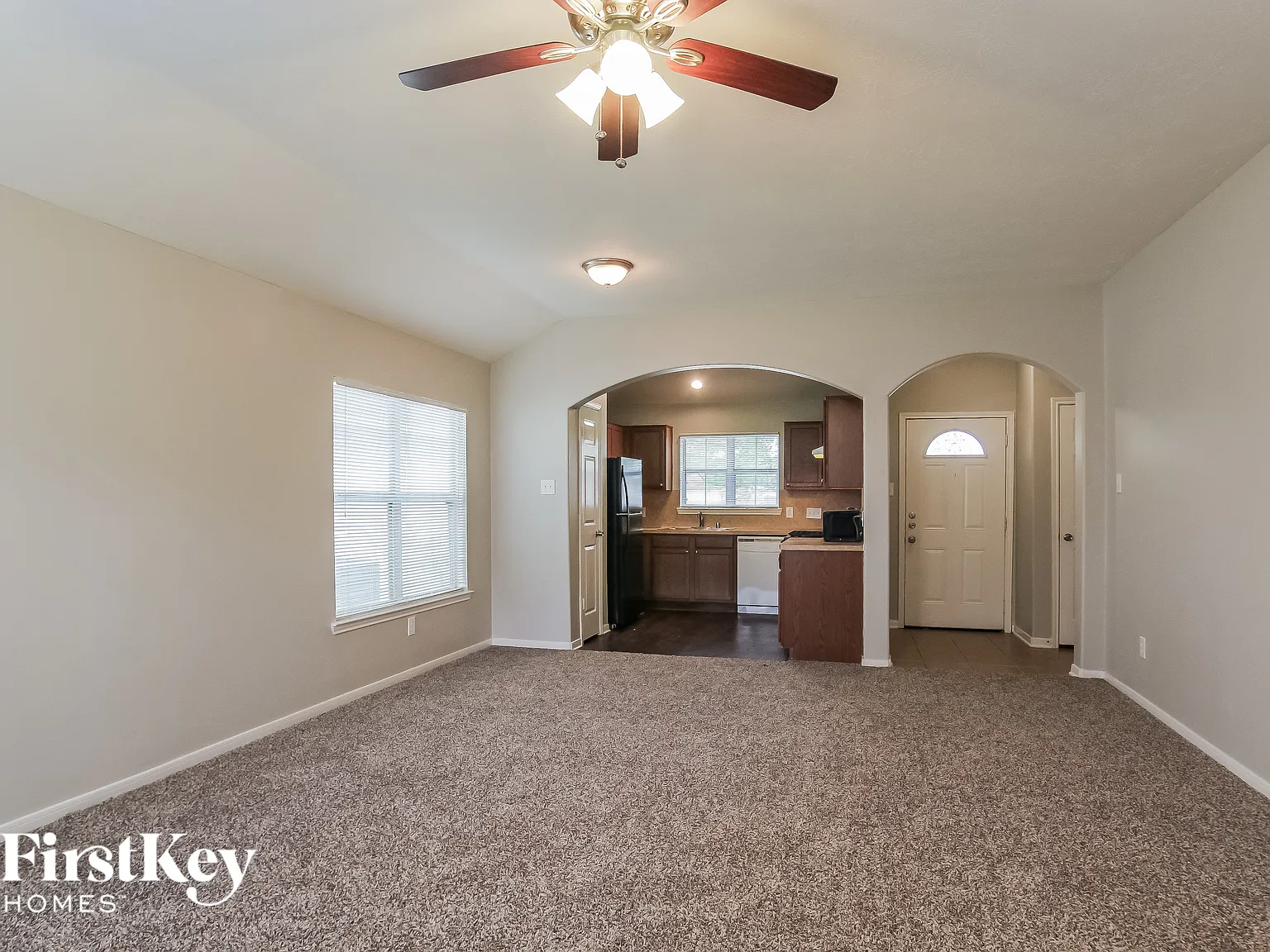 3 bed, 2.0 bath, 1166 sqft, $1,930 — Photo 4