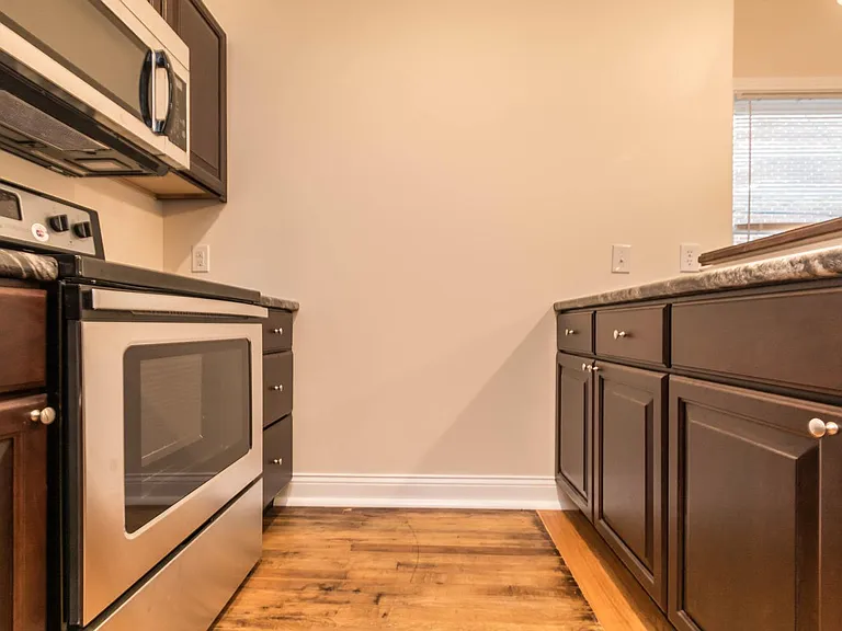 211 N Madison St — Photo 10