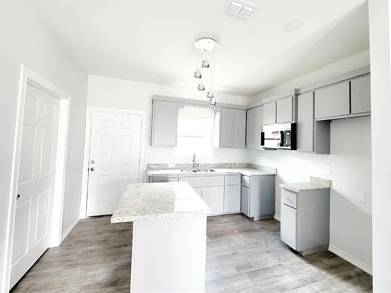 2812 Rosemary Dr #2 — Photo 6