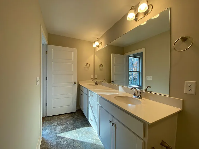 7940 Saint James Dr — Photo 23