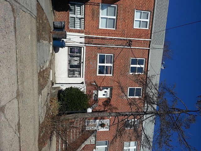 1st image of 18609 Henderson Ave
