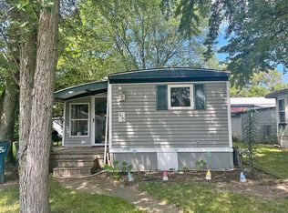 805 Sunnyside Dr, Niagara Falls, NY 14304