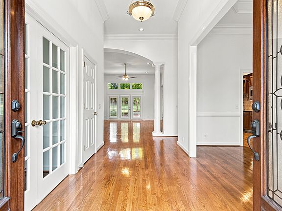 5th image of 616 Burton Dr