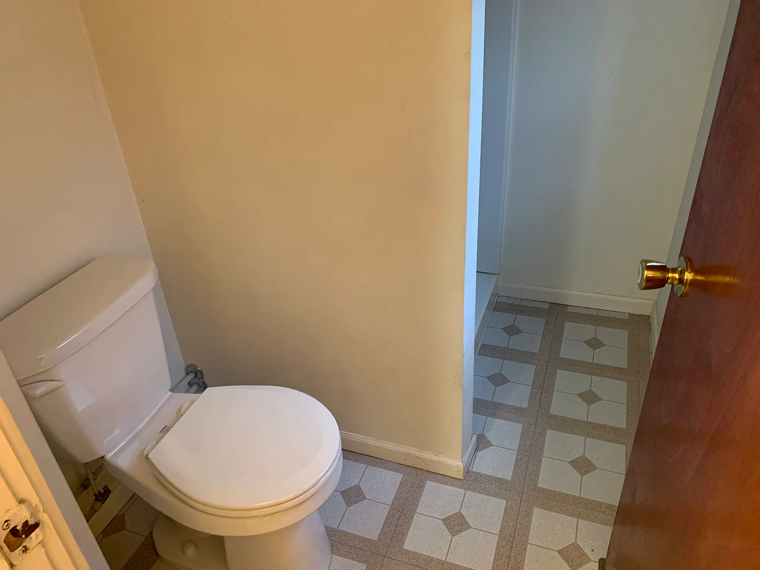 1826 Whipple St — Photo 3