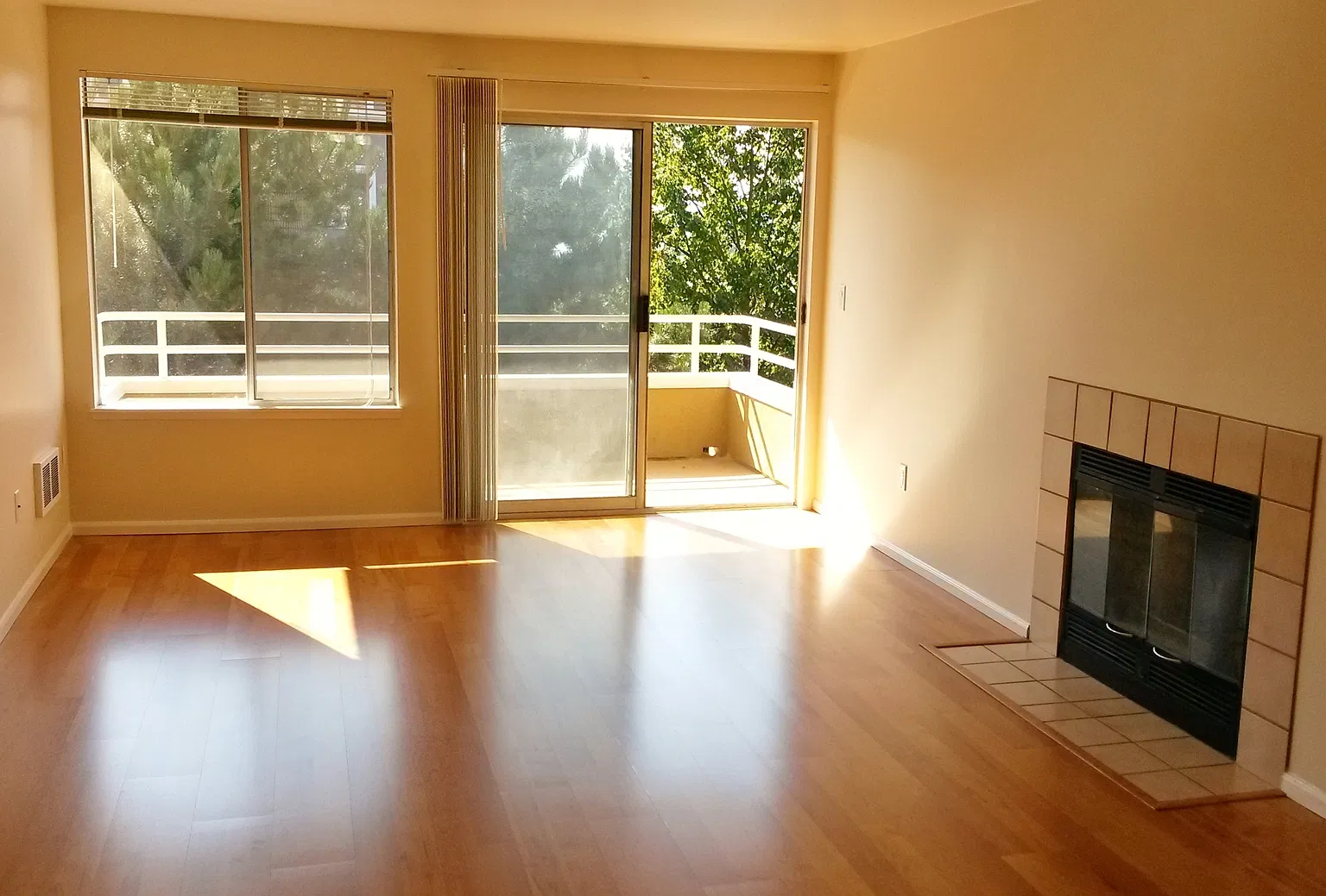 Hudson Square Apartments — Photo 1
